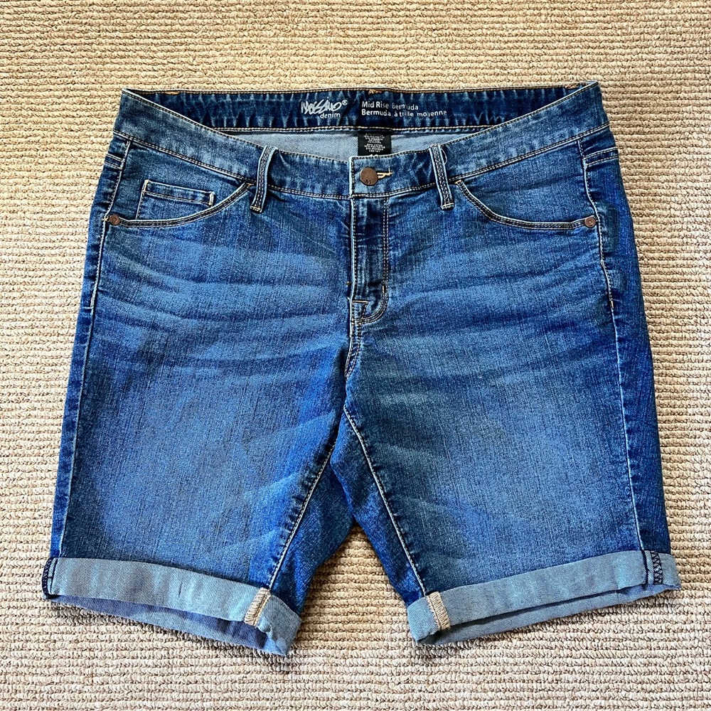 Mossimo Supply Co Regular Fit Midrise  Bermuda Denim Jean Shorts 12